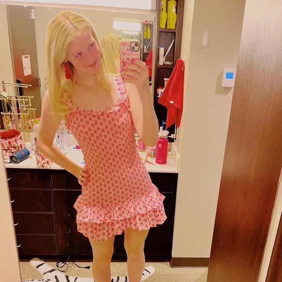 Loveshackfancy’s Breyer Dress - Picture 2 of 7